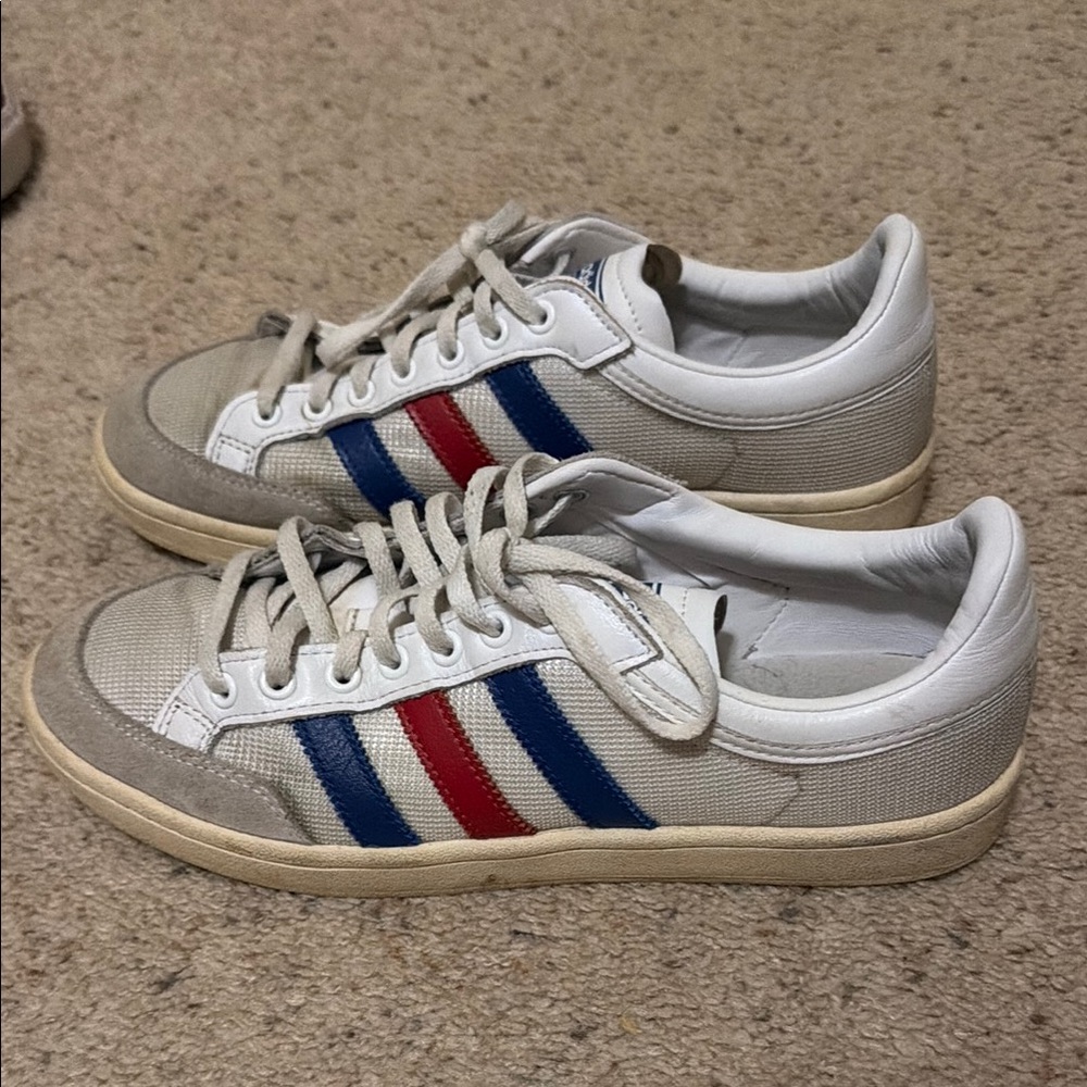 Adidas Classic White Sneakers with Red and Blue Accents - Picture 2 of 5